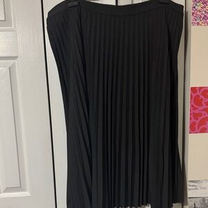 Loft Grey/Black Pleated Skirt